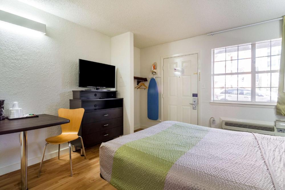 Suite - Non-Smoking interior